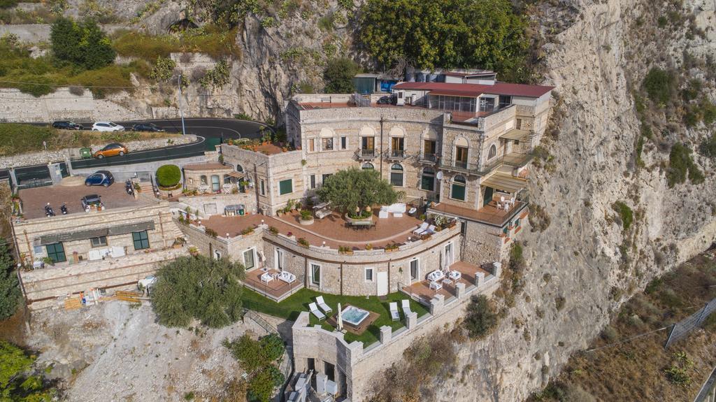 Sparviero Luxury Suites Taormina Exterior foto