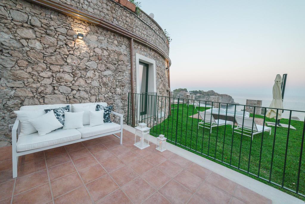 Sparviero Luxury Suites Taormina Exterior foto